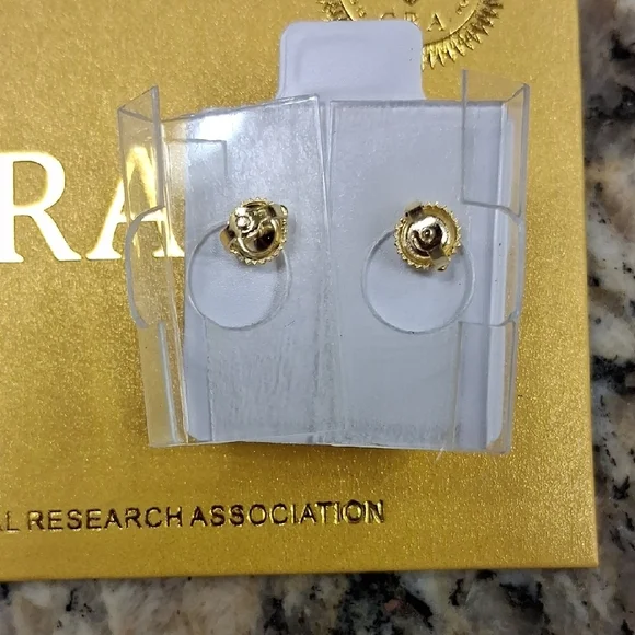 1.0 Ct Gold and Silver Heart Earrings - Picture 4 of 4